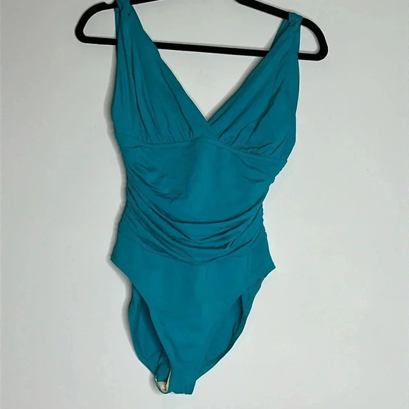 La Blanca Green One Piece Bathing Suit - Picture 1 of 11